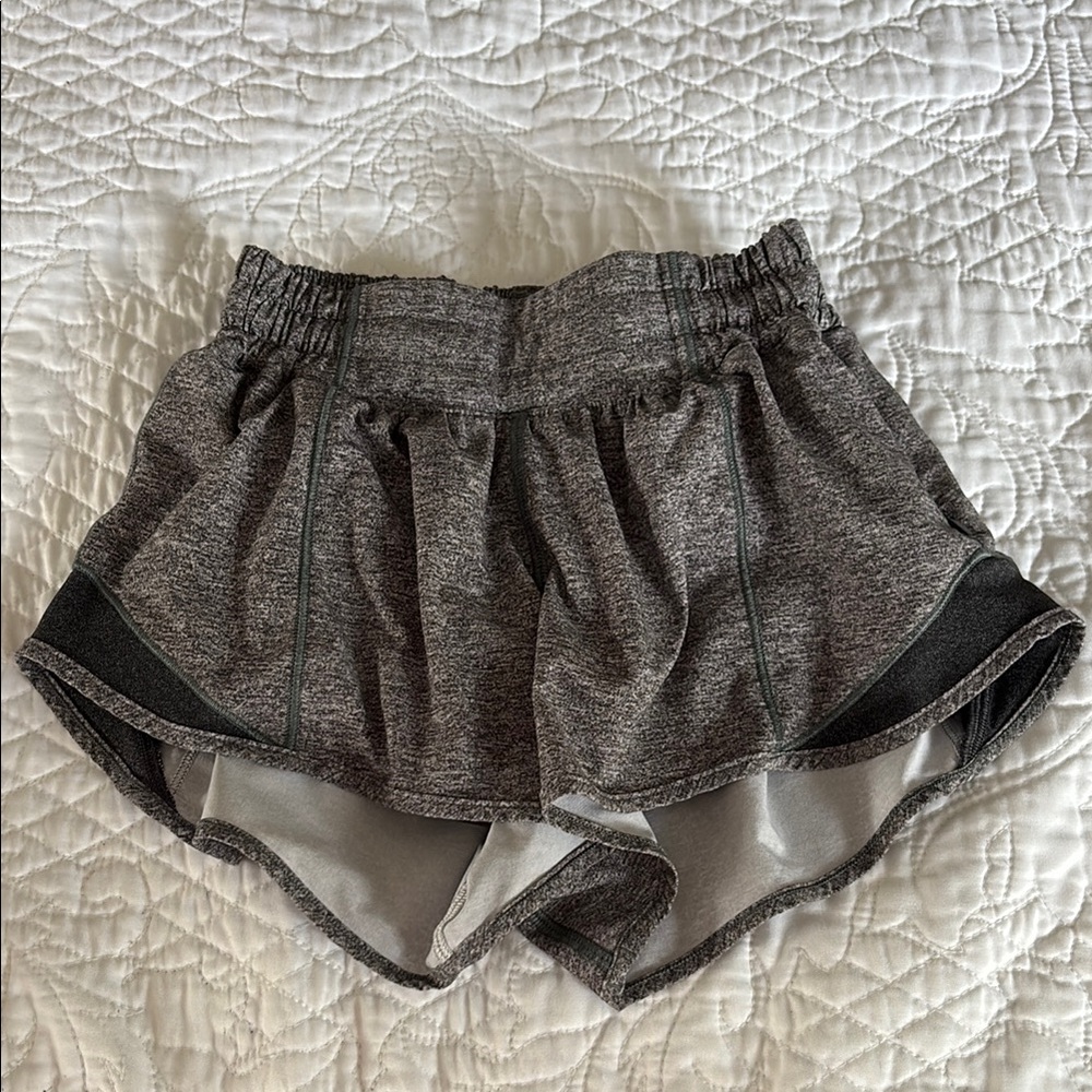 Lululemon Hotty Hots 2.5 heather grey